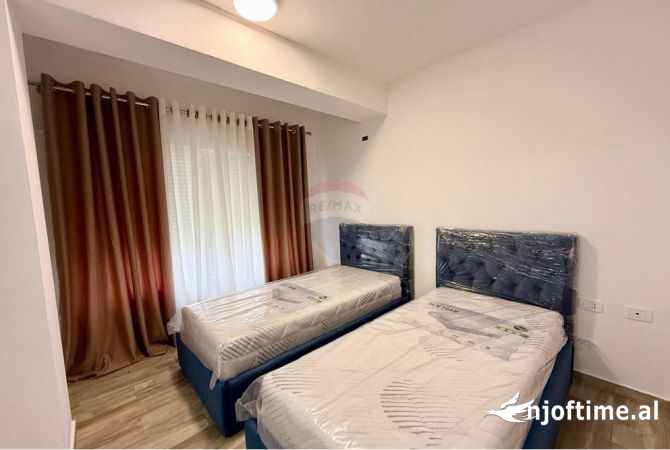 Shtepi me qera Duplex(shtepi me 2 kate) ne Tirane, 3+1, Mobilimi E mobiluar, Pagesa 1,200  Euro.