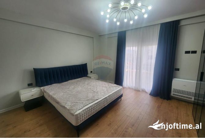 Shtepi me qera Apartament ne Tirane, 2+1, Mobilimi Pjeserisht e mobiluar, Pagesa 1,000  Euro.