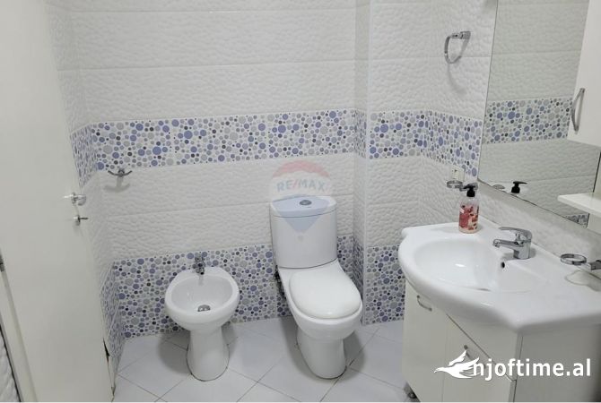 Shtepi me qera Apartament ne Tirane, 2+1, Mobilimi E mobiluar, Pagesa 700  Euro.