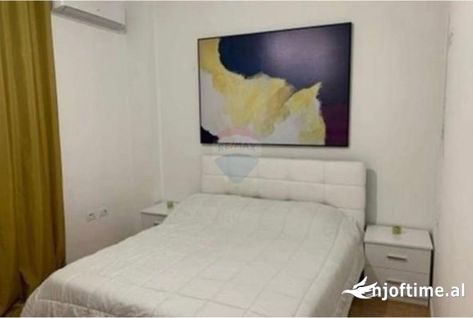 Shtepi me qera Apartament ne Tirane, 2+1, Mobilimi E mobiluar, Pagesa 950  Euro.