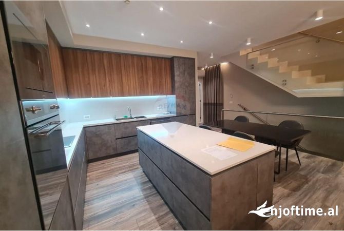 Shtepi me qera Vila Luksoze ne Tirane, 3+1, Mobilimi Pjeserisht e mobiluar, Pagesa 3,000  Euro.