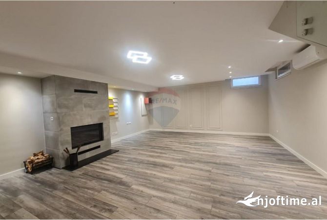 Shtepi me qera Vila Luksoze ne Tirane, 3+1, Mobilimi Pjeserisht e mobiluar, Pagesa 3,000  Euro.