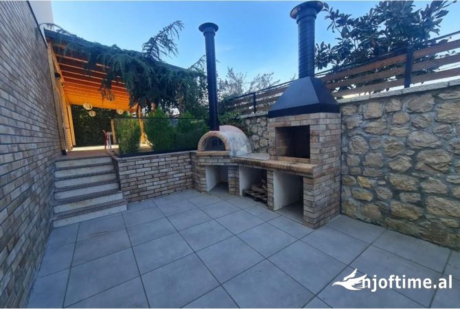 Shtepi me qera Vila Luksoze ne Tirane, 3+1, Mobilimi Pjeserisht e mobiluar, Pagesa 3,000  Euro.