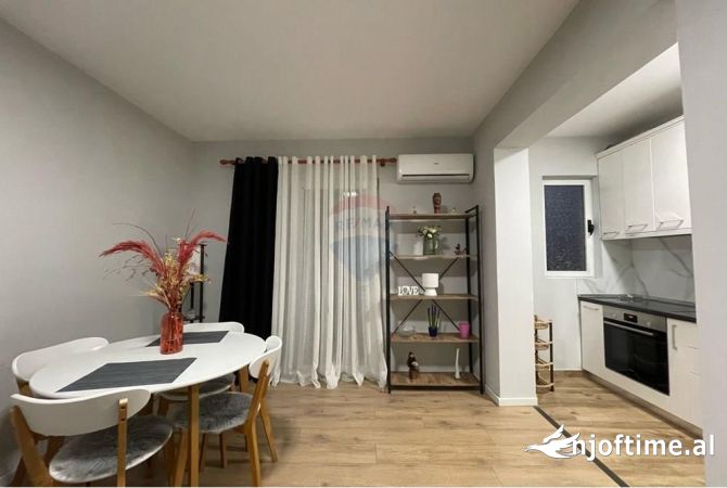 Shtepi me qera Apartament ne Tirane, 1+1, Mobilimi E mobiluar, Pagesa 600  Euro.