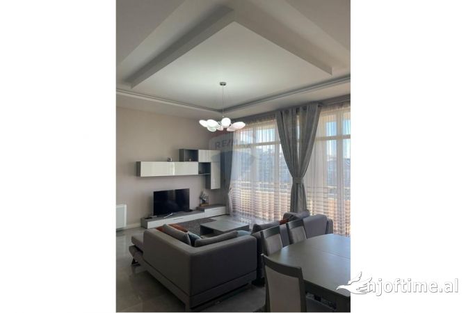 Shtepi me qera 3+1 ne Tirane - 1,200 Euro