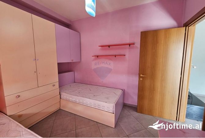 Shtepi me qera Apartament ne Tirane, 2+1, Mobilimi E mobiluar, Pagesa 650  Euro.