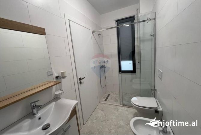 Shtepi me qera Apartament ne Tirane, 2+1, Mobilimi E mobiluar, Pagesa 750  Euro.