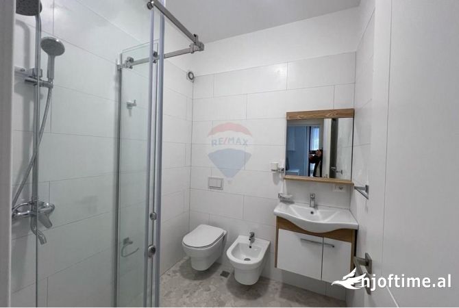 Shtepi me qera Apartament ne Tirane, 2+1, Mobilimi E mobiluar, Pagesa 750  Euro.
