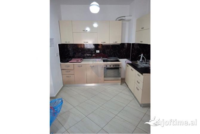 Shtepi me qera 2+1 ne Tirane - 500 Euro
