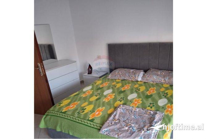 Shtepi me qera Apartament ne Tirane, 2+1, Mobilimi E mobiluar, Pagesa 500  Euro.