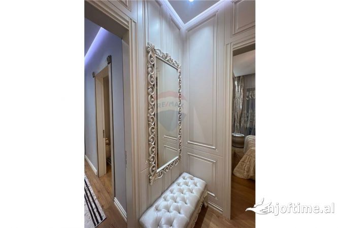 Shtepi me qera Apartament ne Tirane, 3+1, Mobilimi E mobiluar, Pagesa 1,600  Euro.