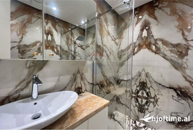 Shtepi me qera Apartament ne Tirane, 3+1, Mobilimi E mobiluar, Pagesa 1,600  Euro.