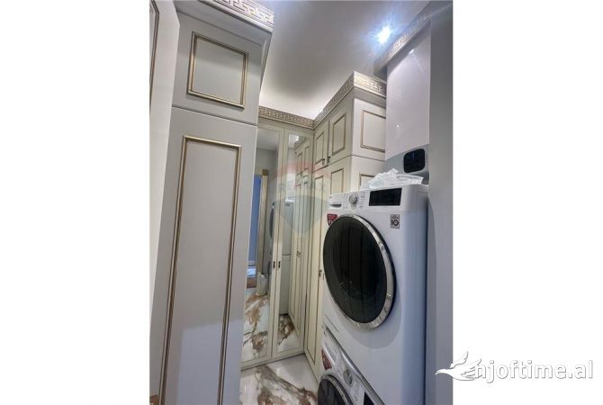 Shtepi me qera Apartament ne Tirane, 3+1, Mobilimi E mobiluar, Pagesa 1,600  Euro.