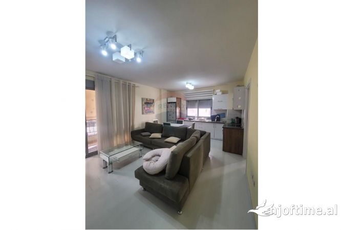 Shtepi me qera Apartament ne Tirane, 1+1, Mobilimi E mobiluar, Pagesa 500  Euro.