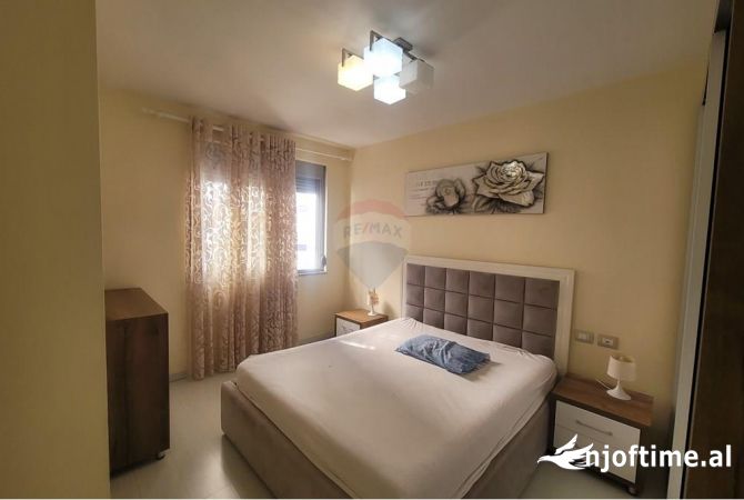 Shtepi me qera Apartament ne Tirane, 1+1, Mobilimi E mobiluar, Pagesa 500  Euro.