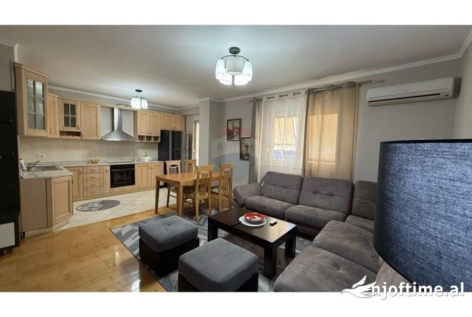 Shtepi me qera 2+1 ne Tirane - 1,000 Euro