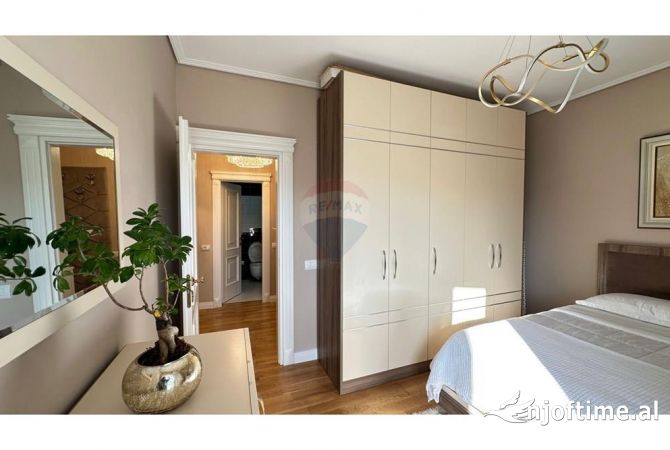 Shtepi me qera Apartament ne Tirane, 2+1, Mobilimi E mobiluar, Pagesa 1,300  Euro.