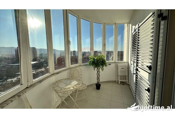 Shtepi me qera Apartament ne Tirane, 2+1, Mobilimi E mobiluar, Pagesa 1,300  Euro.