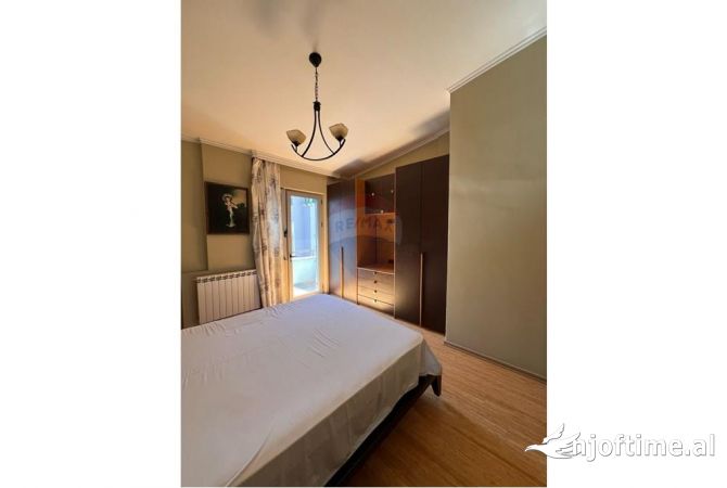 Shtepi me qera Apartament ne Tirane, 2+1, Mobilimi E mobiluar, Pagesa 600  Euro.