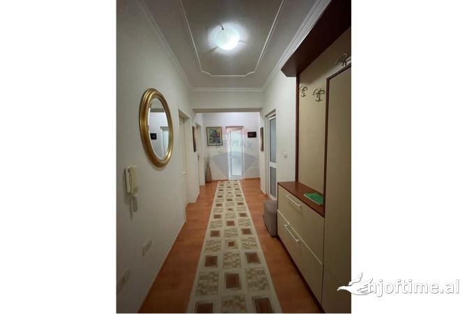 Shtepi me qera Apartament ne Tirane, 2+1, Mobilimi E mobiluar, Pagesa 700  Euro.