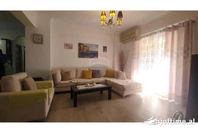 Shtepi me qera 2+1 ne Tirane - 60,000 Leke