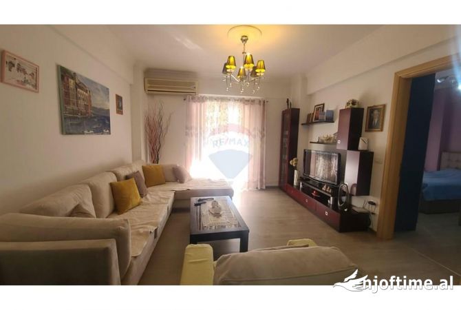 Shtepi me qera 2+1 ne Tirane - 60,000 Leke