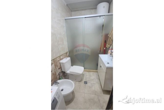 Shtepi me qera Apartament ne Tirane, 2+1, Mobilimi E mobiluar, Pagesa 60,000  Leke.