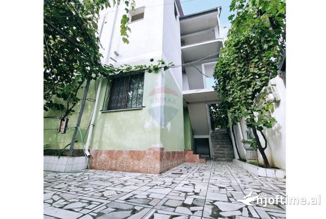 Shtepi me qera Shtepi Private ne Tirane, 2+1, Mobilimi E mobiluar, Pagesa 43,000  Leke.