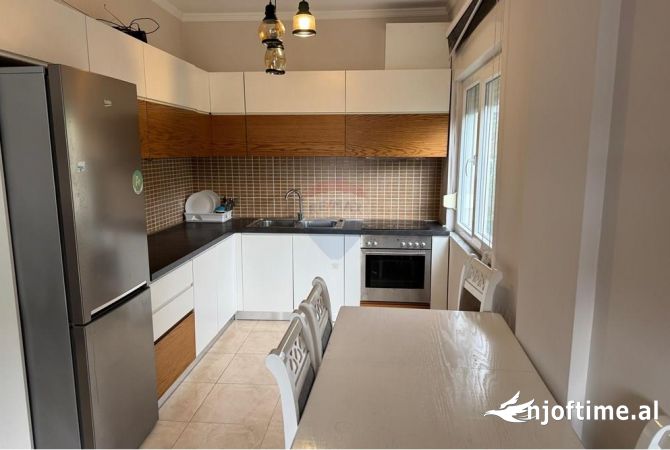 Shtepi me qera 2+1 ne Tirane - 450 Euro