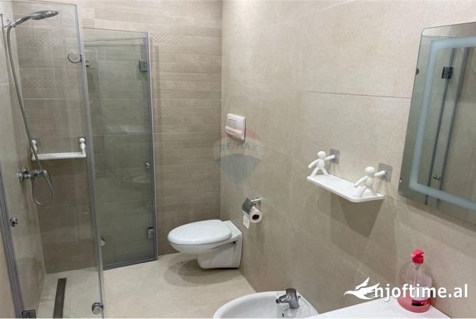 Shtepi me qera Apartament ne Tirane, 2+1, Mobilimi E mobiluar, Pagesa 850  Euro.