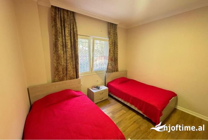 Shtepi me qera Apartament ne Tirane, 2+1, Mobilimi E mobiluar, Pagesa 850  Euro.