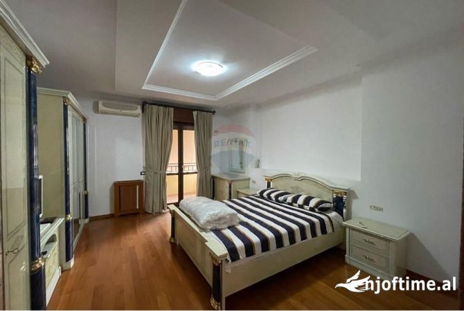 Shtepi me qera Apartament ne Tirane, 3+1, Mobilimi E mobiluar, Pagesa 1,000  Euro.