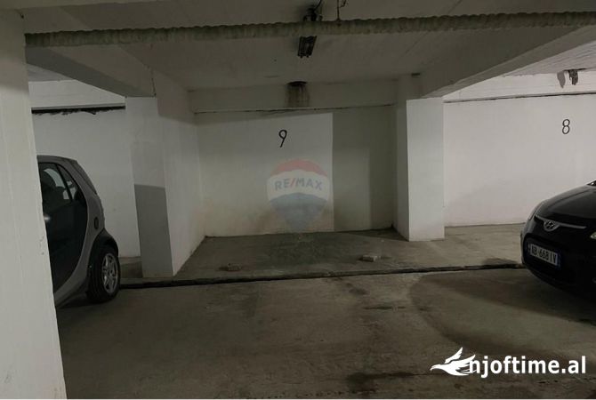 Shtepi me qera Apartament ne Tirane, 3+1, Mobilimi E mobiluar, Pagesa 1,000  Euro.