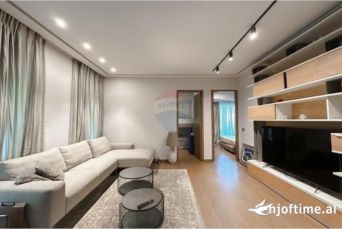 Shtepi me qera 2+1 ne Tirane - 1,800 Euro