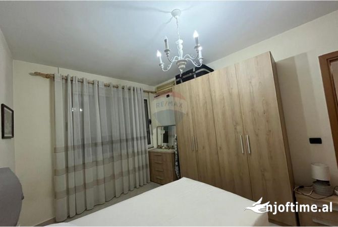 Shtepi me qera Apartament ne Tirane, 1+1, Mobilimi E mobiluar, Pagesa 450  Euro.