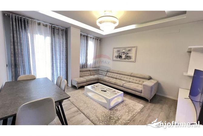 Shtepi me qera 2+1 ne Tirane - 1,000 Euro