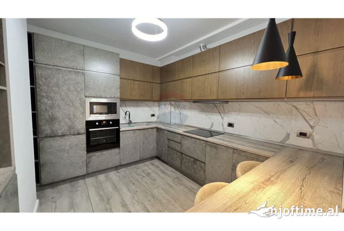 Shtepi me qera 2+1 ne Tirane - 1,000 Euro