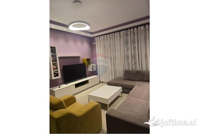 Shtepi me qera 2+1 ne Tirane - 650 Euro