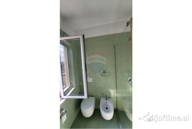 Shtepi me qera Apartament ne Tirane, 2+1, Mobilimi E mobiluar, Pagesa 650  Euro.