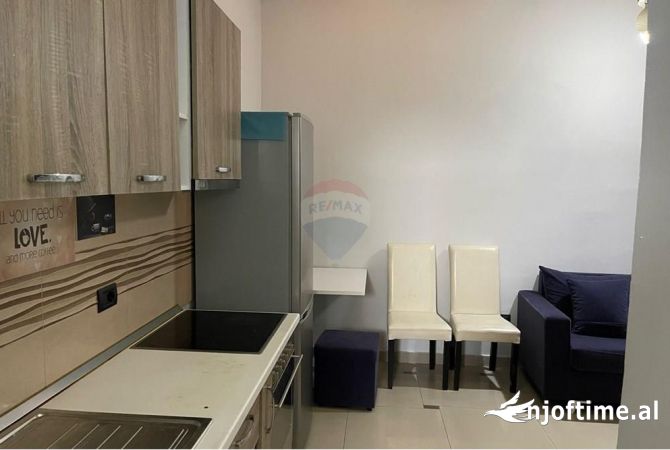 Shtepi me qera Shtepi Private ne Tirane, 1+1, Mobilimi E mobiluar, Pagesa 40,000  Leke.