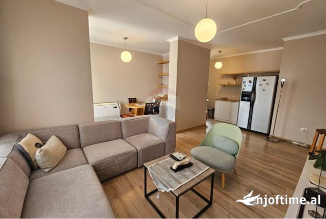 Shtepi me qera 2+1 ne Tirane - 1,350 Euro
