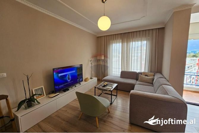 Shtepi me qera 2+1 ne Tirane - 1,350 Euro
