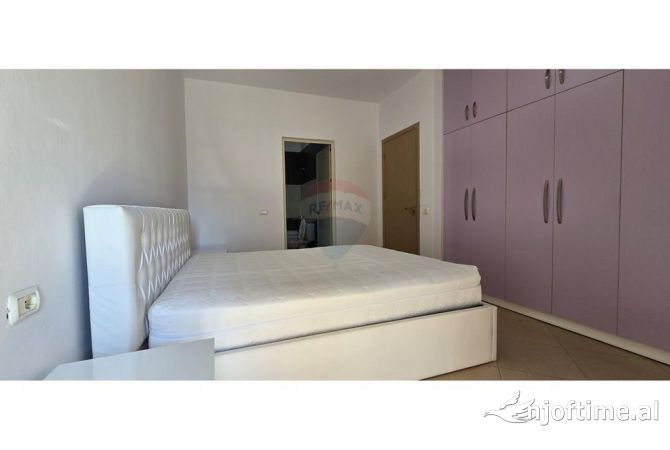 Shtepi me qera Apartament ne Tirane, 2+1, Mobilimi E mobiluar, Pagesa 800  Euro.