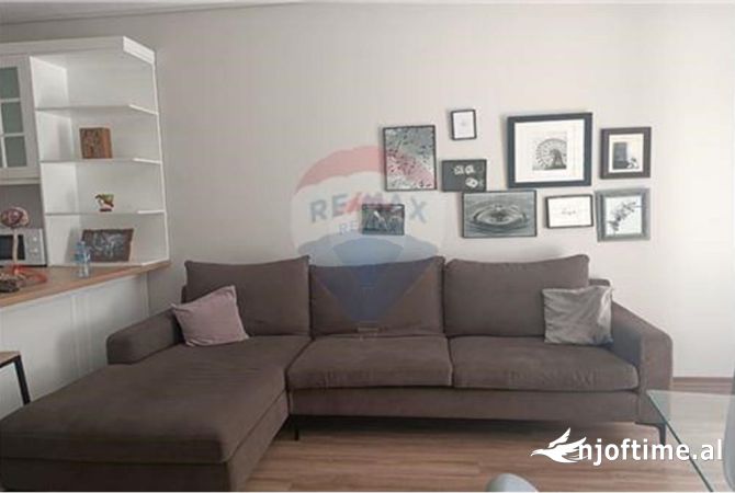 Shtepi me qera 2+1 ne Tirane - 820 Euro
