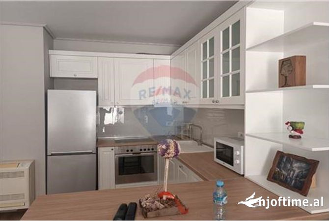 Shtepi me qera 2+1 ne Tirane - 820 Euro