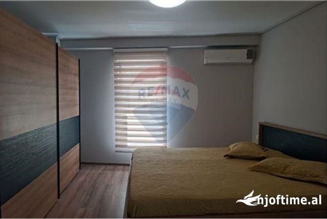 Shtepi me qera Apartament ne Tirane, 2+1, Mobilimi E mobiluar, Pagesa 820  Euro.