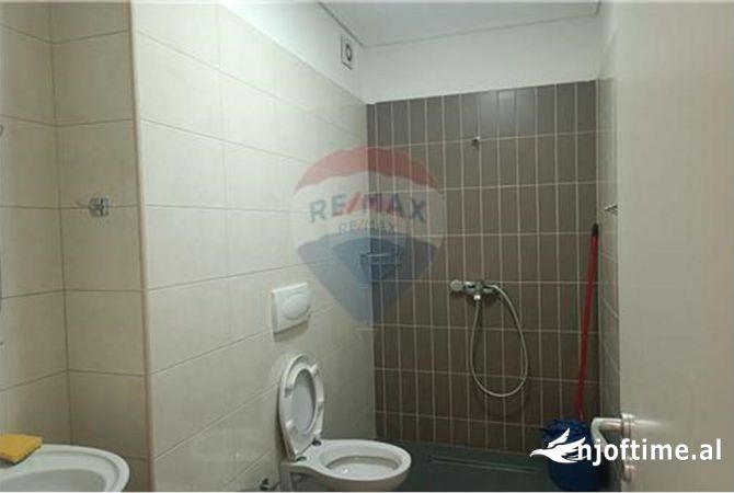 Shtepi me qera Apartament ne Tirane, 2+1, Mobilimi E mobiluar, Pagesa 820  Euro.