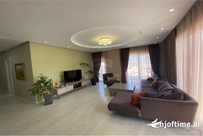 Shtepi me qera Apartament ne Tirane, 3+1, Mobilimi E mobiluar, Pagesa 1,100  Euro.