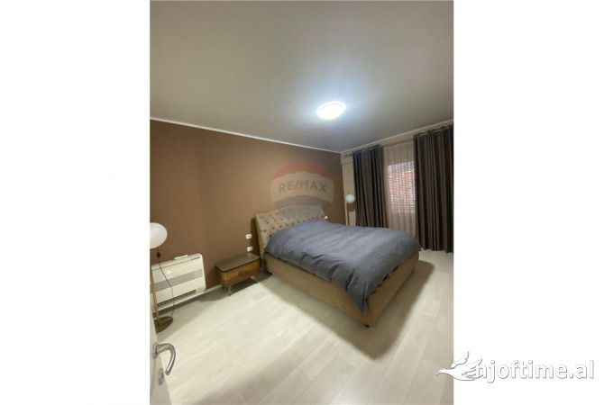 Shtepi me qera Apartament ne Tirane, 3+1, Mobilimi E mobiluar, Pagesa 1,100  Euro.