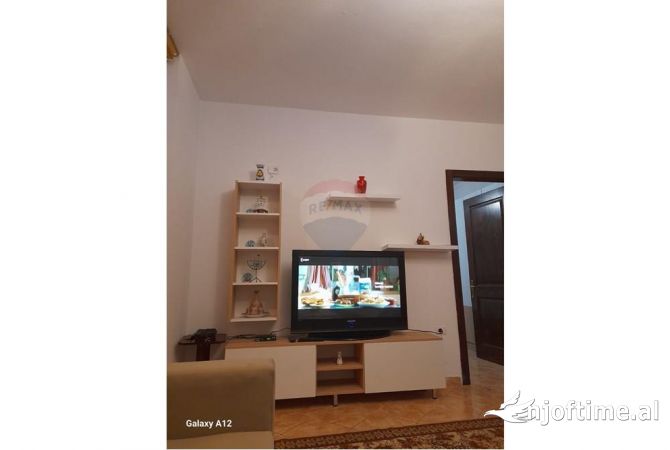 Shtepi me qera Apartament ne Tirane, 2+1, Mobilimi E mobiluar, Pagesa 550  Euro.